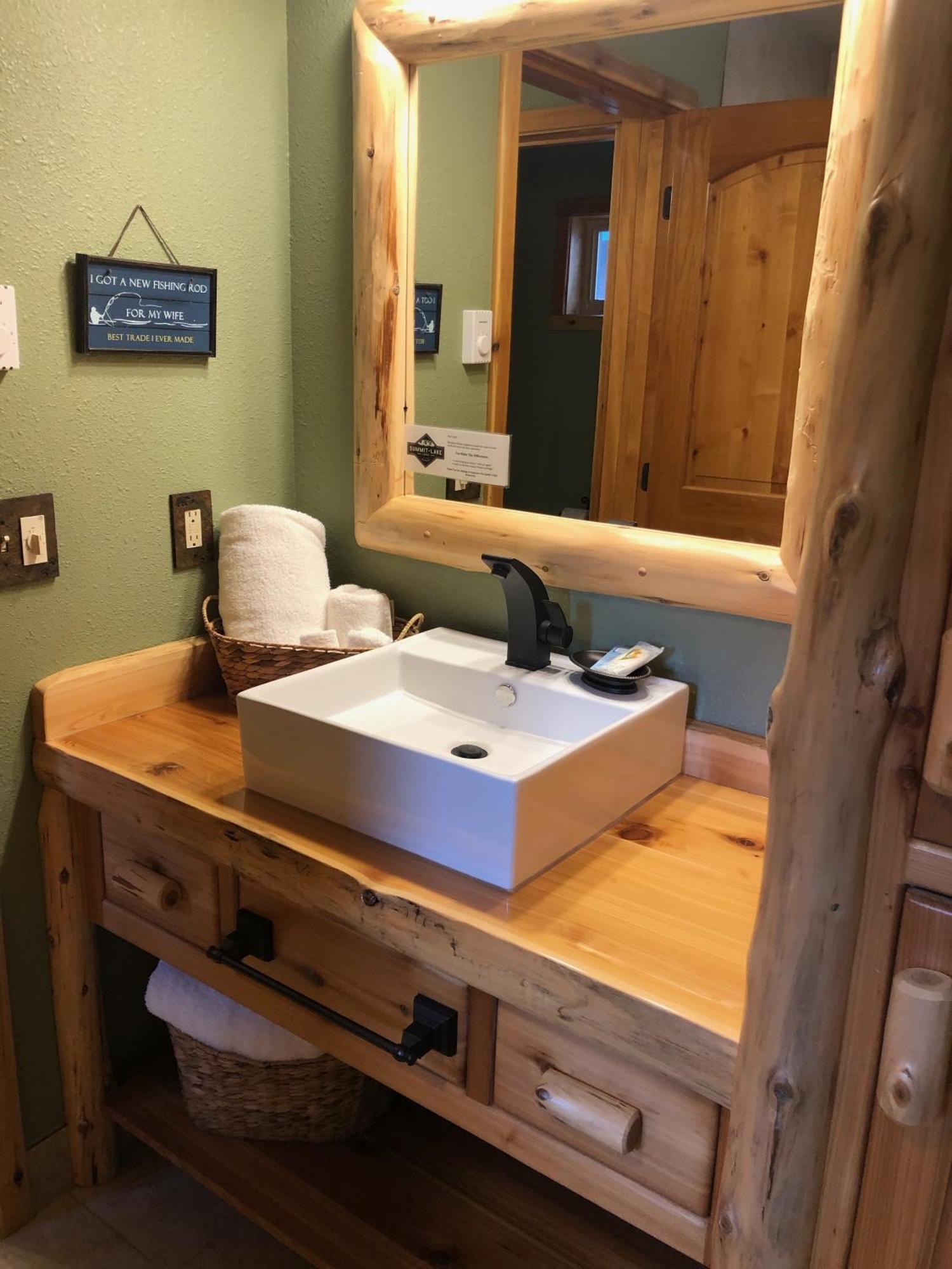 Summit Lake Lodge Экстерьер фото