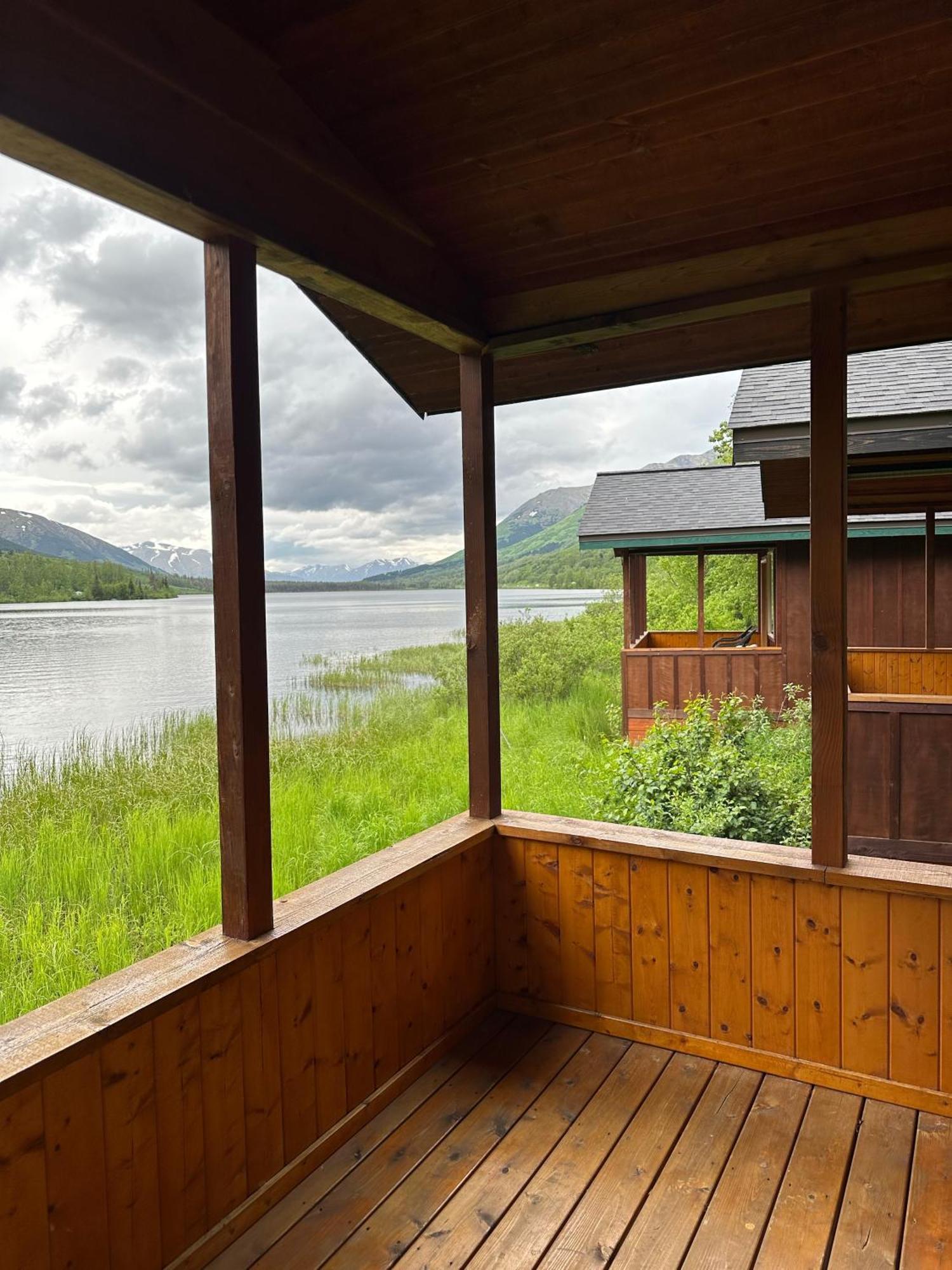 Summit Lake Lodge Экстерьер фото