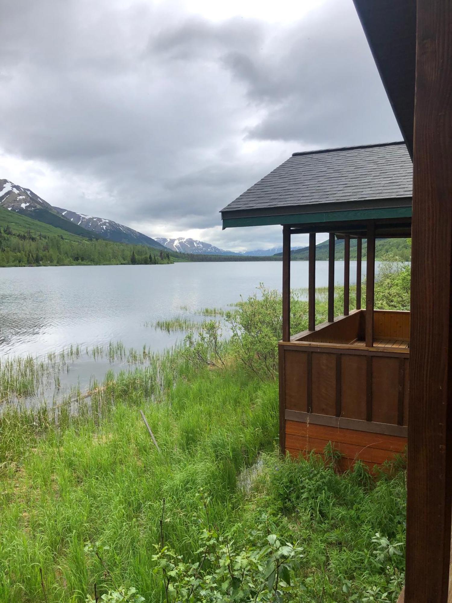 Summit Lake Lodge Экстерьер фото