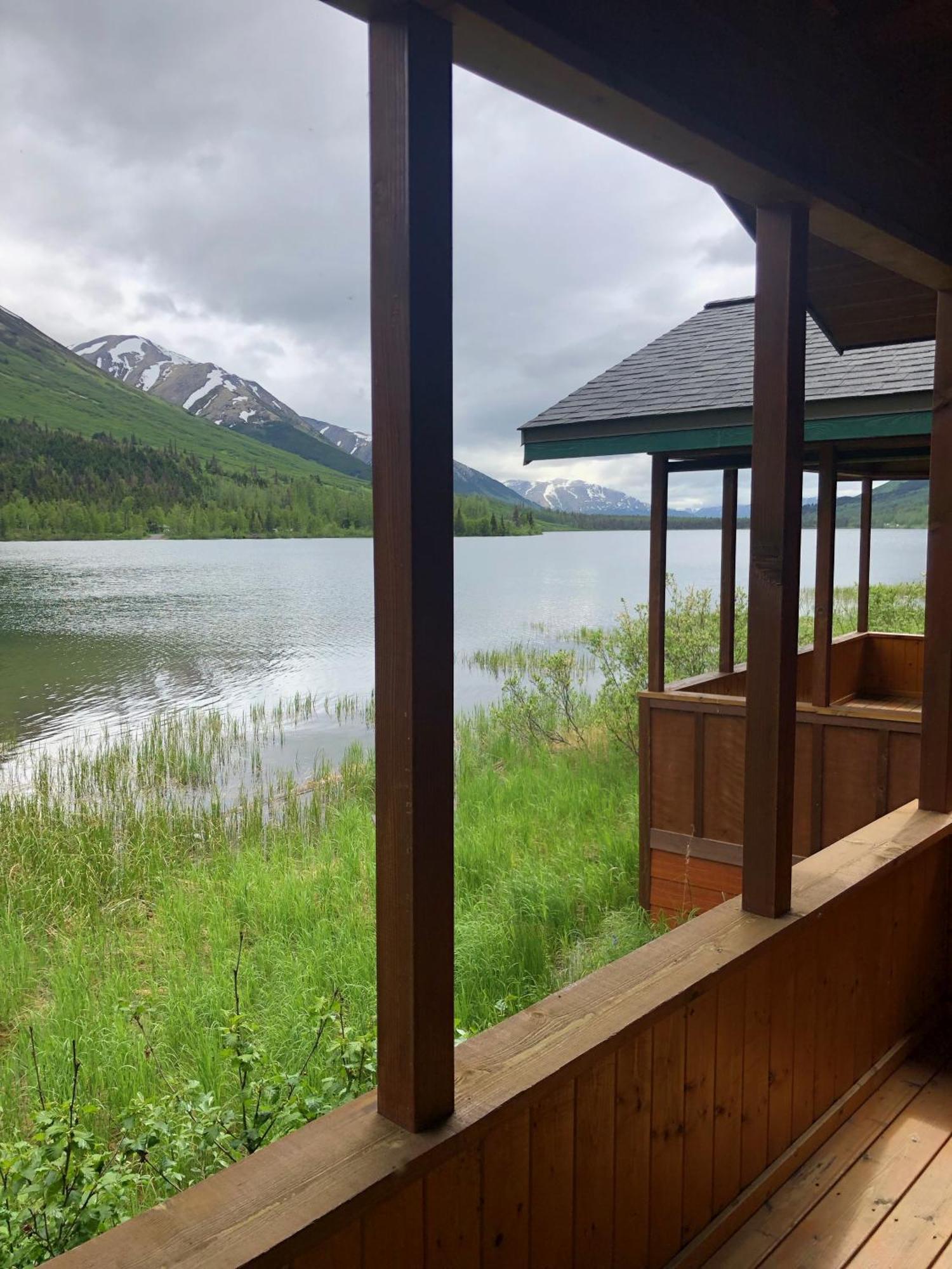 Summit Lake Lodge Экстерьер фото