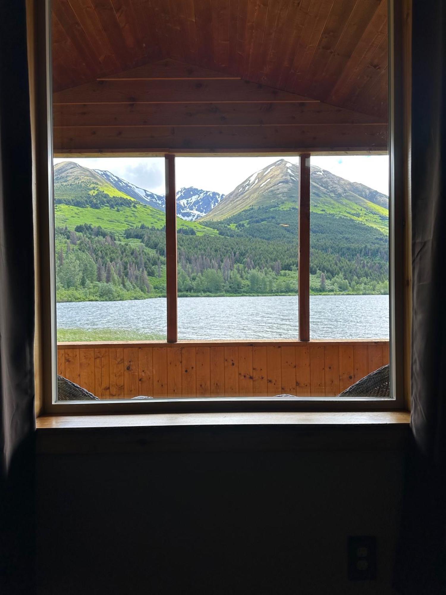 Summit Lake Lodge Экстерьер фото